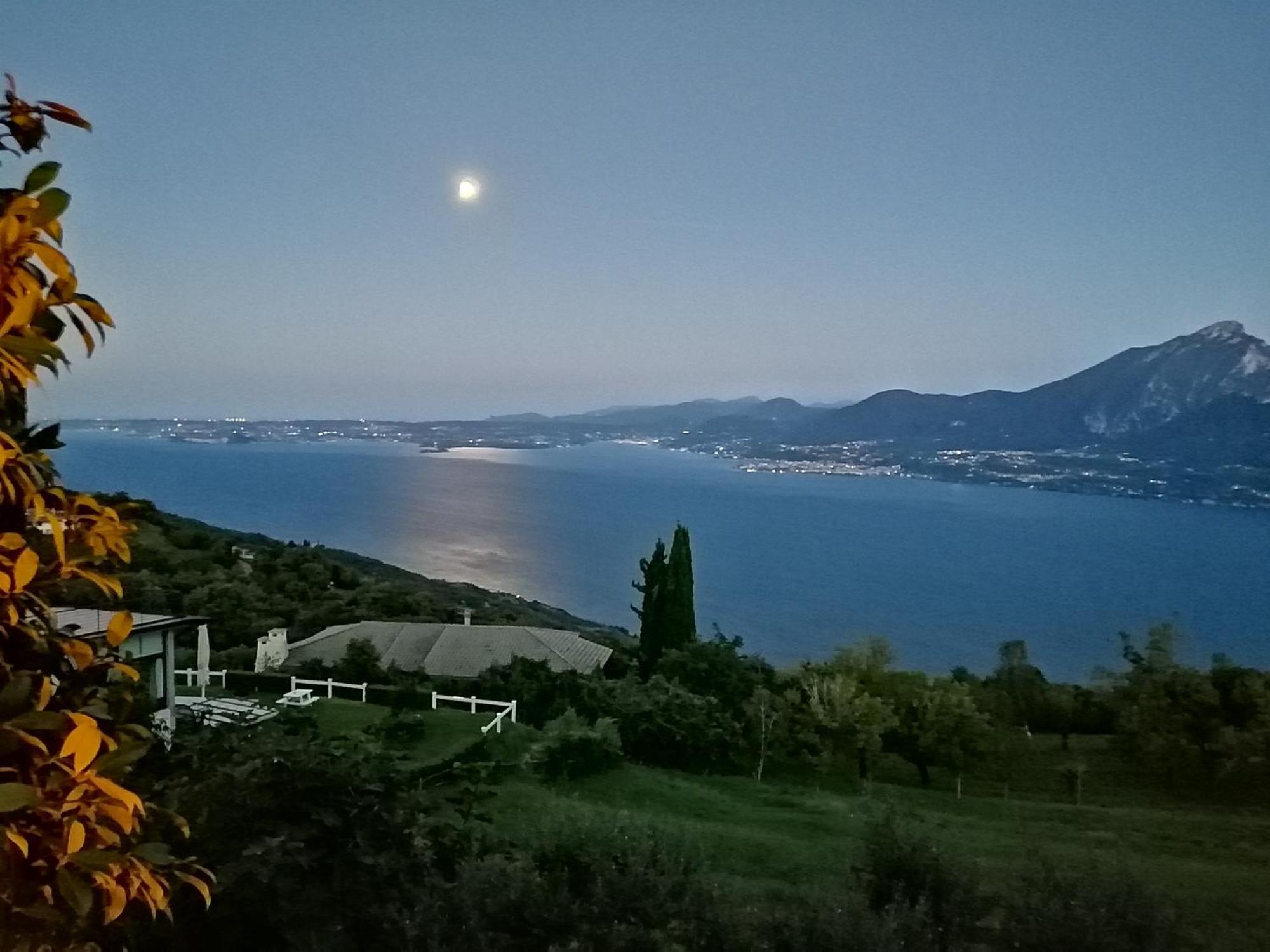 Beb Da Paolo Con Vista Lago San Zeno di Montagna Exteriör bild