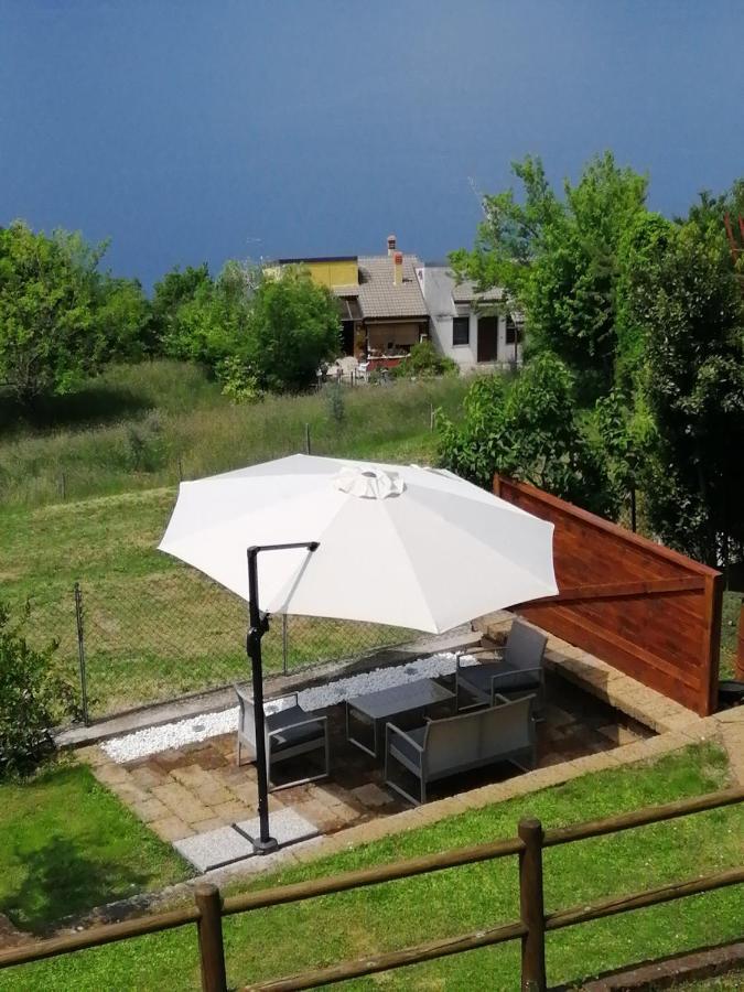 Beb Da Paolo Con Vista Lago San Zeno di Montagna Exteriör bild